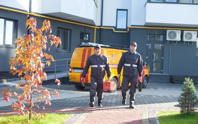 Люди в паніці, а служби мовчать. Львів'яни масово скаржаться на запах газу в домівках