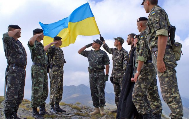 У Луганській обл. підірвався автомобіль з військовими, є поранені, - МВС