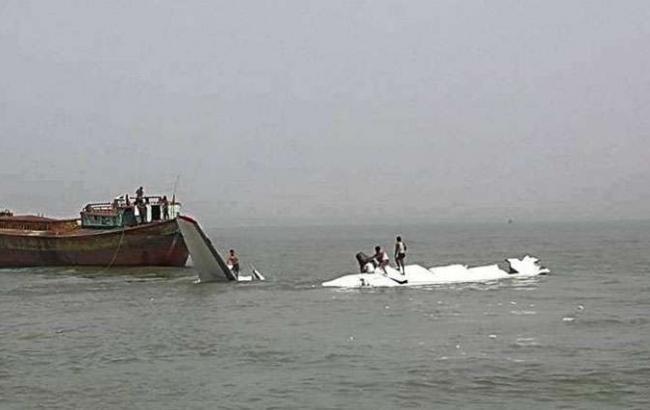 Количество жертв крушения в Бангладеш самолета АН-26  выросло до трех человек