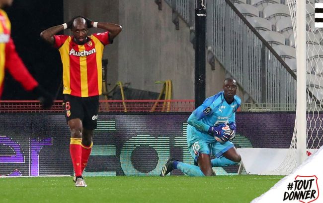 Фантастическая реакция. Вратарь "Ренна" отбил серию ударов в упор