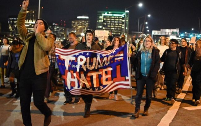 Протесты в США: полиция Портленда арестовала 26 протестующих против победы Трампа