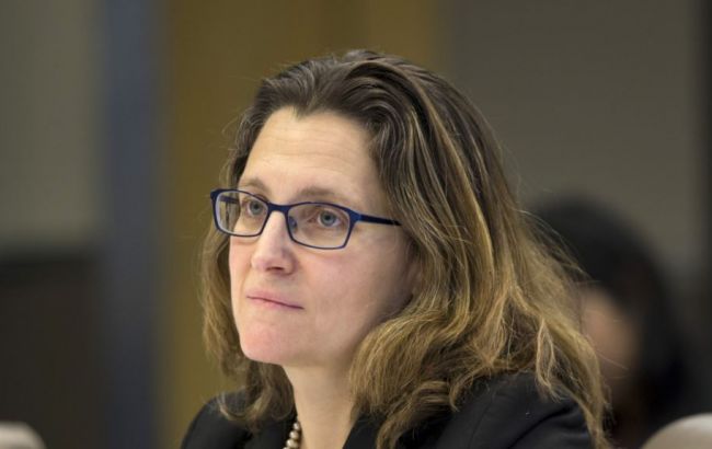 Фриланд заявила о необходимости давления на Россию за аннексию Крыма