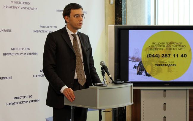 Негода в Україні: Омелян розповів про ситуацію на автомобільних дорогах