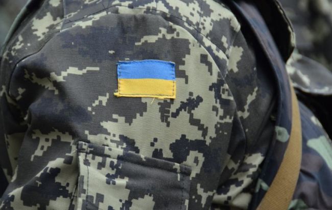 В Черновицкой области на могилах бойцов АТО повредили государственные флаги