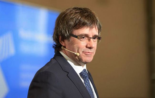 Пучдемон назвав затримання депутатів каталонського парламенту замахом на демократію