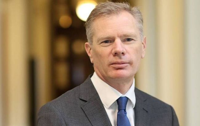 Задержанный в Тегеране посол Британии покинул Иран