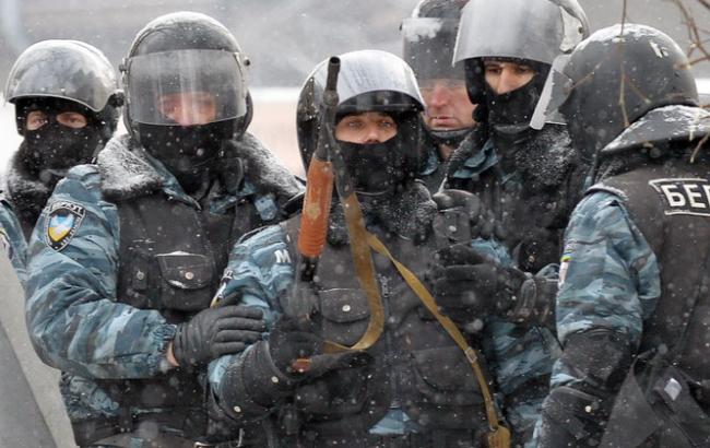 Суд продовжив арешт п'ятьох екс-"беркутівцям" до 23 червня