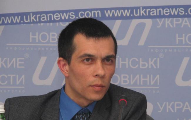 Затриманого в Криму адвоката звинувачують у поширенні екстремістських матеріалів