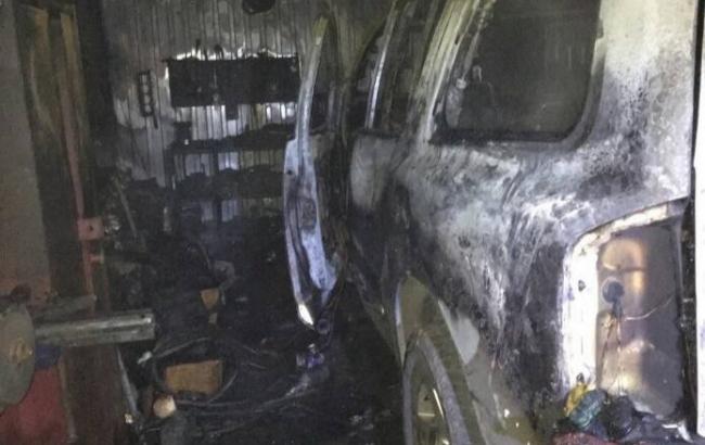 В Кропивницком на СТО взорвался автомобиль