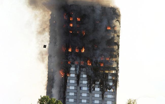 Пожар в Лондоне: число погибших возросло до 12 человек