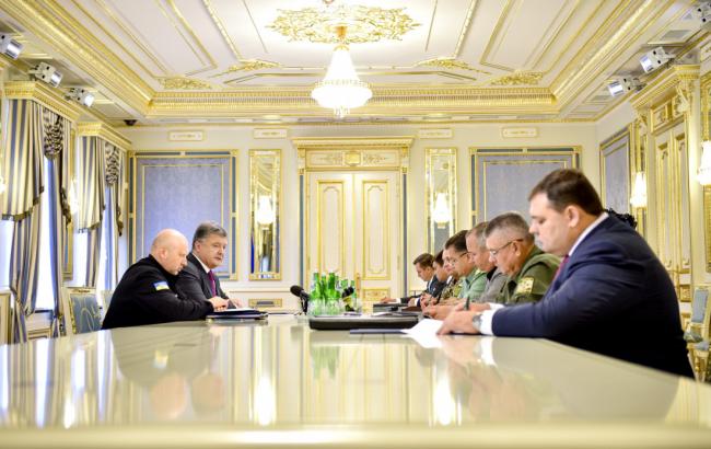 В Крыму произошла перестрелка между российскими военными и ФСБ, - разведка