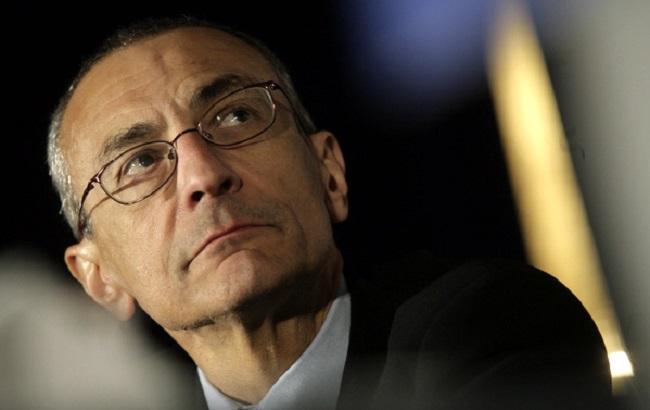 WikiLeaks опубликовал очередную партию переписки главы штаба Клинтон