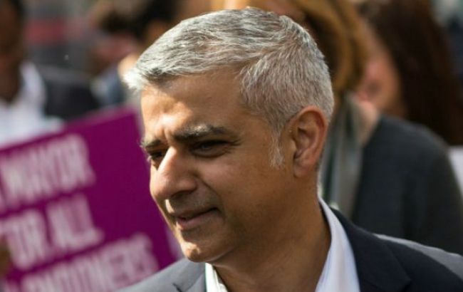 Новый мэр Лондона заявил, что партия Кэмерона действует в "стиле Трампа"