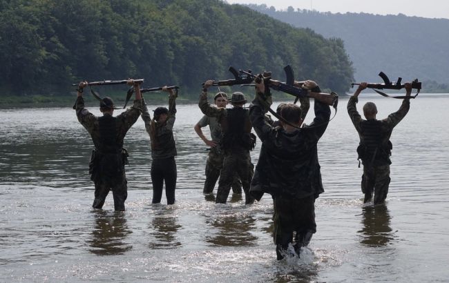 В Украине ужесточат наказание за вовлечение детей в вооруженные структуры
