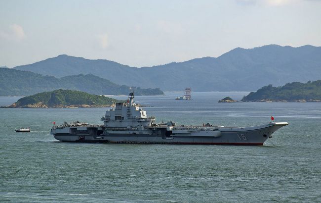 Китай устроил учения авианосной группы возле Тайваня