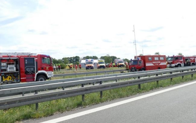 Возле Берлина перевернулся туристический автобус, есть пострадавшие