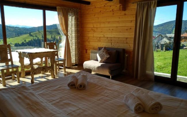 Дороже, чем до войны. Эксперт объяснил повышение цен на отдых в Карпатах летом