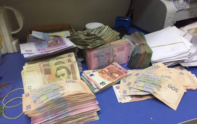 Конвертцентр с годовым оборотом более 530 млн гривен ликвидирован в Киеве