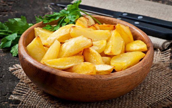 Секрет ідеальної картоплі по-селянськи: хрустка зовні та ніжна всередині