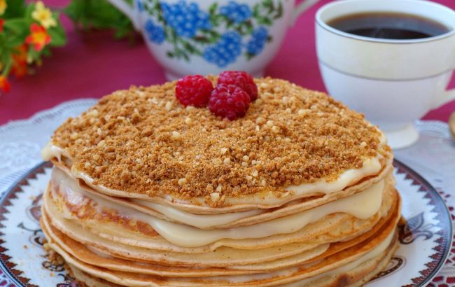 Найкращі млинці у вашому житті! Готуємо смачний лимонний торт з млинців