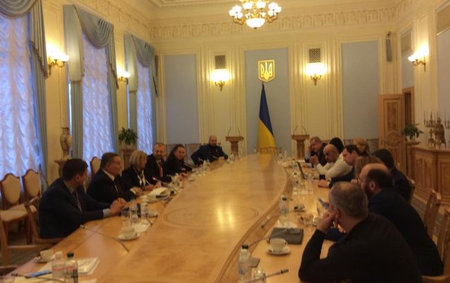 Контактная группа в Минске может рассмотреть вопрос "паспортов" Л/ДНР