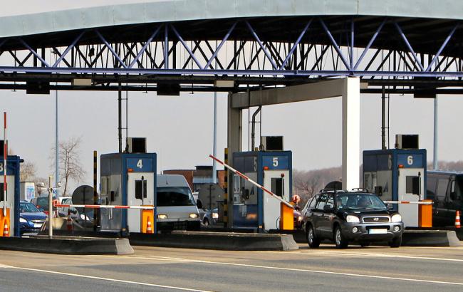 Львовские пограничники задержали партию икон и серебра