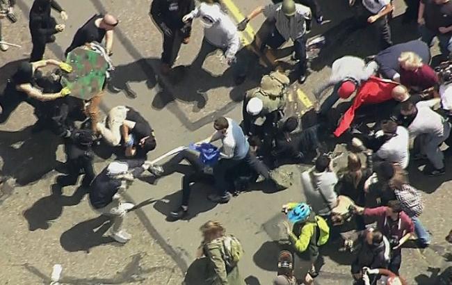 Во время столкновений противников и сторонников Трампа в Калифорнии пострадали 11 человек