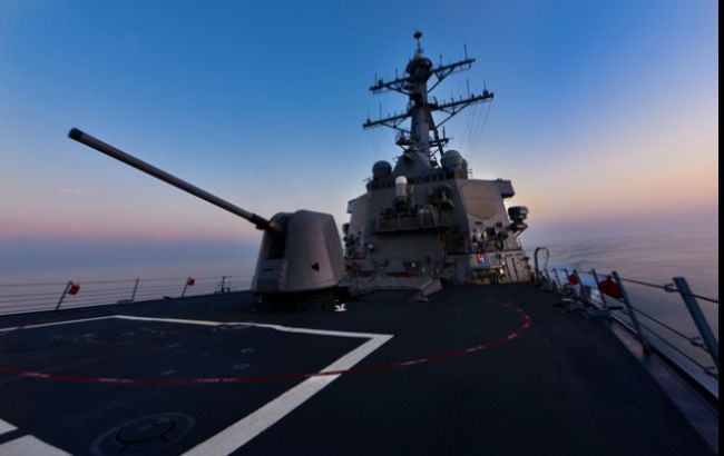 Ракетный эсминец США завтра войдет в Черное море