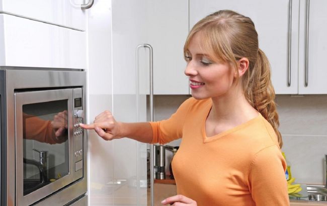 Названо продукти, які мікрохвильовка перетворює на отруту