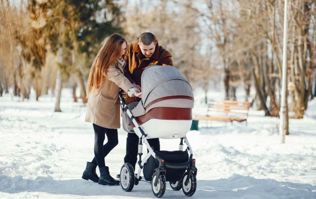 Головні вимоги до дитячої коляски на зиму: топ-5 характеристик
