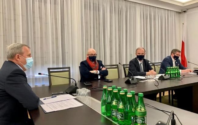 Депутаты польского Сената приняли резолюцию в поддержку Украины на фоне агрессии РФ