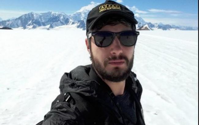 Пораненого під час обстрілу Авдіївки британського журналіста планують перевезти з Дніпра до Києва