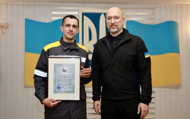 За прохождение сложнейшей зимы: Шмыгаль вручил награды 36 энергетикам ДТЭК