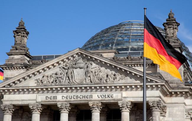 Правительство Германии призвало Москву и Минск освободить демонстрантов