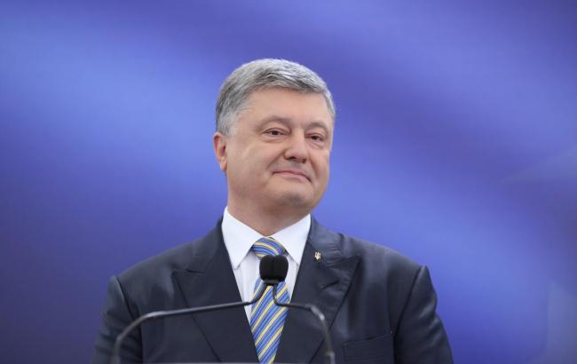 Порошенко вручил госнаграды 25 военным