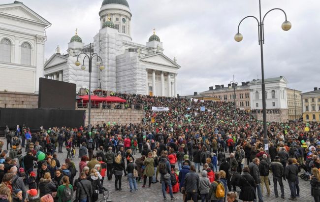 В Хельсинки около 20 тысяч человек протестовали против расизма