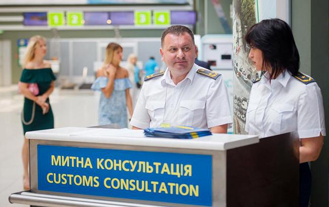 СБУ разоблачила на взятке работника таможни харьковского аэропорта