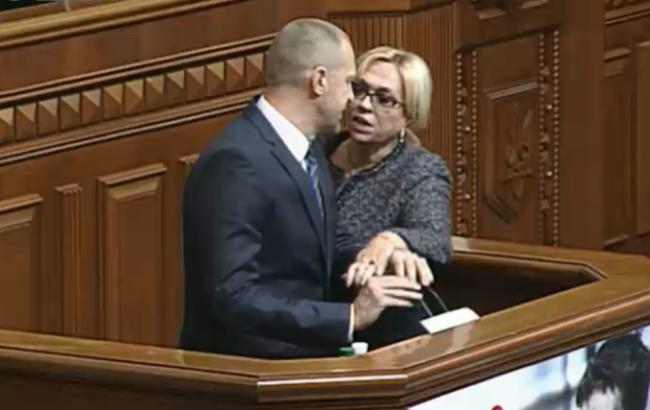 Кужель устроила потасовку с Тетеруком у трибуны Рады