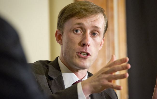 США сокращают численность сотрудников посольства и призывают американцев покинуть Украину