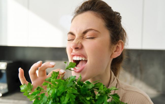 З'їжте це перед сном, щоб позбутися неприємного запаху з рота вранці