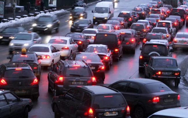 В Киеве разрешили ездить со скоростью 80км/ч на 17 улицах