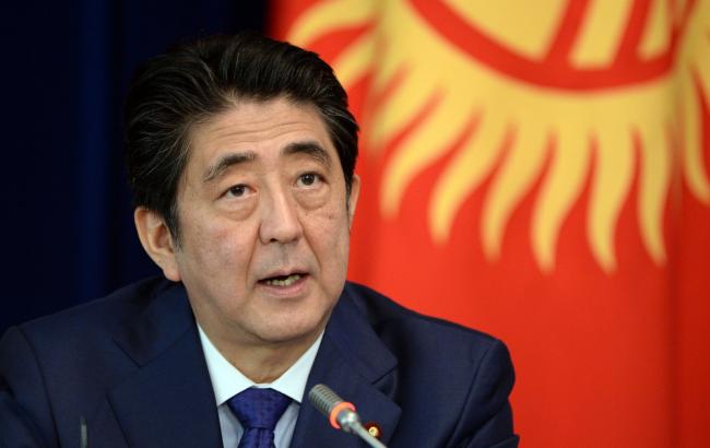 Санкции против РФ не могут быть сняты до выполнения минских договоренностей, - премьер Японии