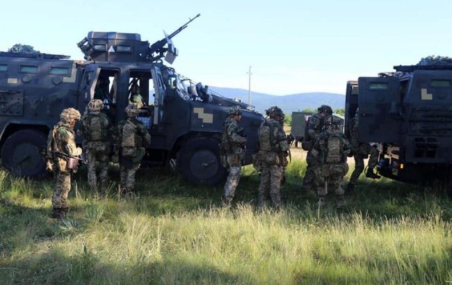 В Угорщині почалися багатонаціональні навчання. Українські десантники вступили у "бойові зіткнення"