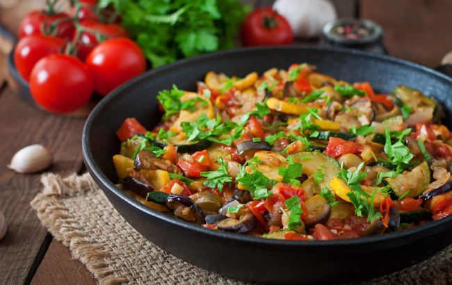 Баклажанова ікра, яку захочеться готувати знову: легкий рецепт