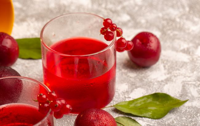 Що пити на Великдень? Топ-5 напоїв, які здивують гостей: не лише узвар