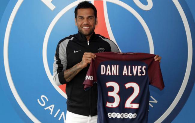 Дані Алвес перейшов в ПСЖ