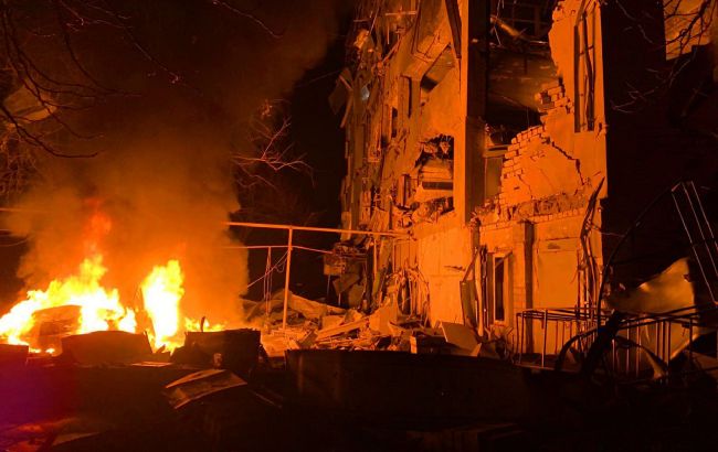 Росіяни вдарили "шахедом" по представництву омбудсмена у Херсоні