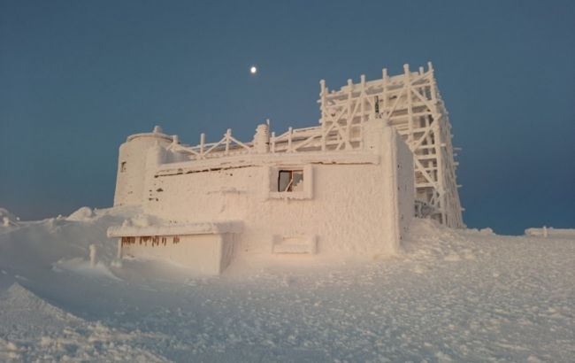 Карпати заморозило і засипало снігом: фото зимової казки в горах