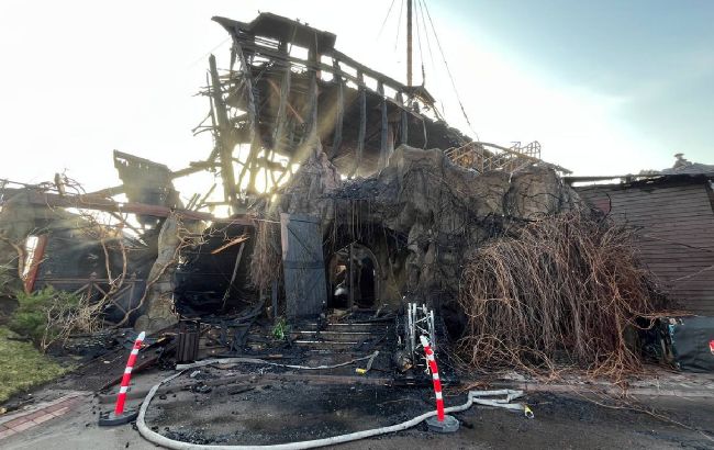 Сгорел дотла. Как выглядит известный комплекс Bartolomeo после атаки на Днепр