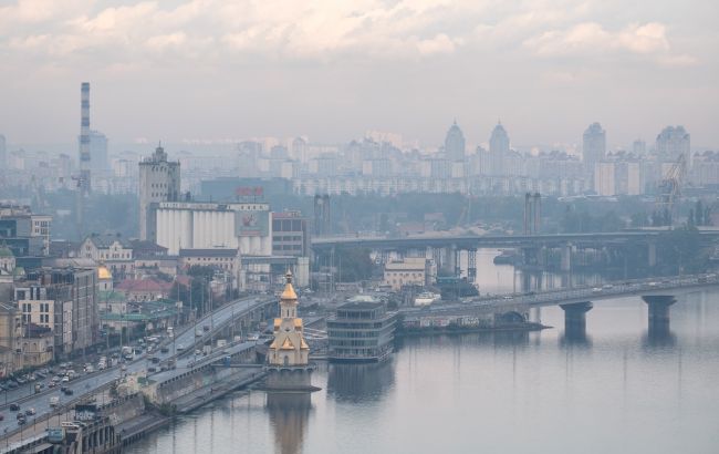 У Києві фіксують забруднення повітря після обстрілу: де ситуація найгірша